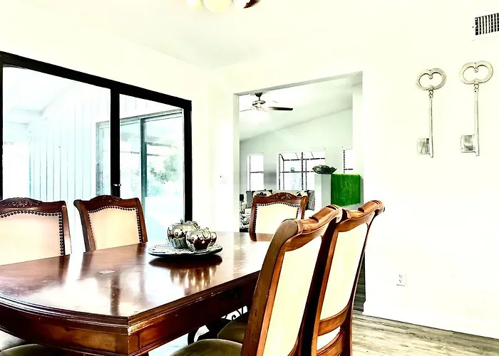 Luxurious In Villa