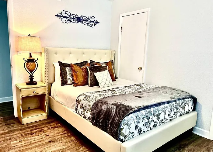Luxurious In Villa *